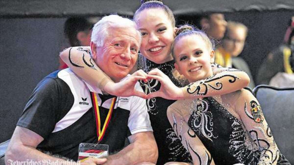 valerij-koch-trainer-lzsa-duesseldorf-und-das-damenpaar-anna-grass-und-xenia-chesler-von-links-waren